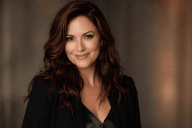 Portrait of Maris Beckett, Contemporary Romance author